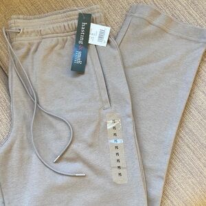 Hastings & Smith Women's Tan Petite Straight Leg Pants PS